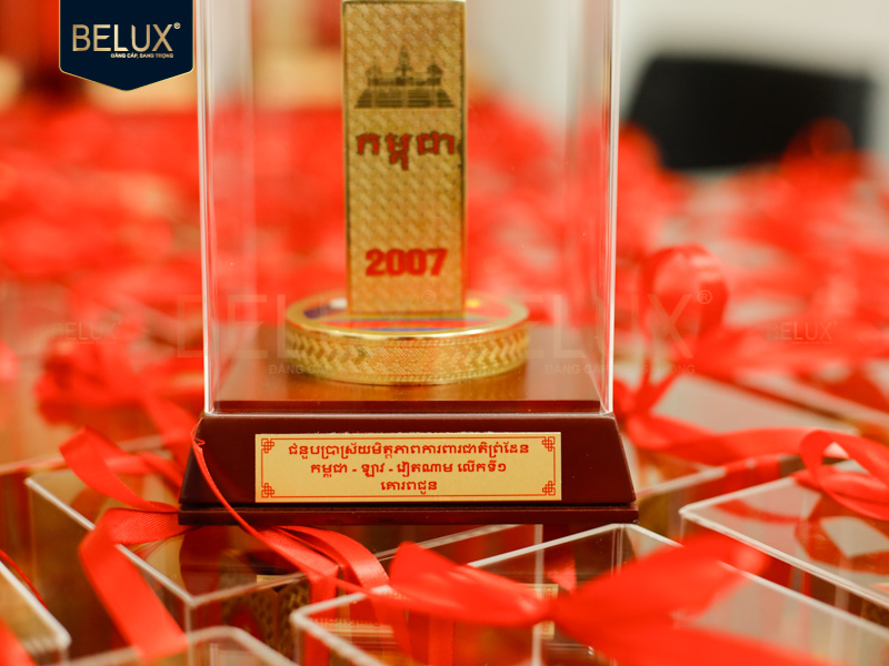 Lô Cột Mốc Bờ Y bằng đồng cao 13cm thiết kế theo yêu cầu